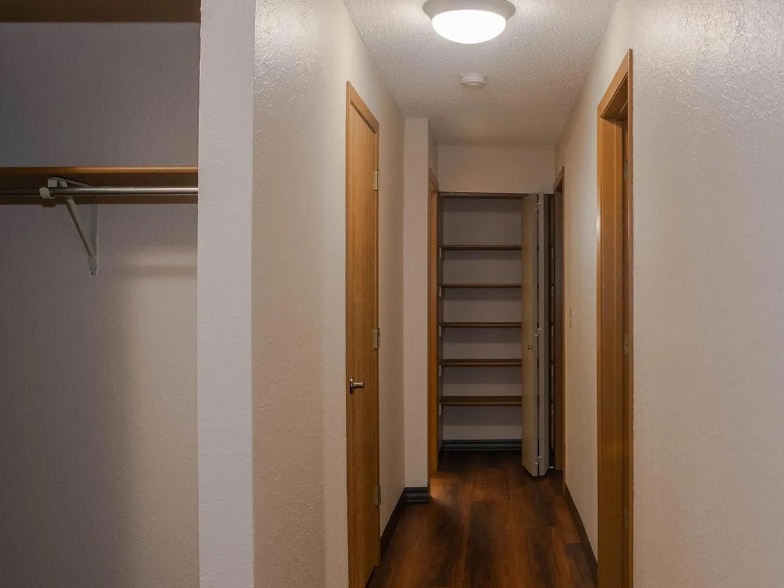 Building Photo - 2015 Central Ave NE