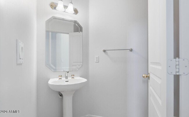 Building Photo - 1617 E Tierra Buena Ln