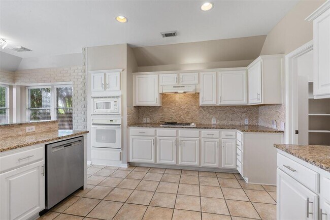 Building Photo - 725 Botany Bay Cir
