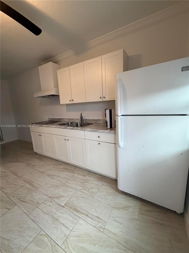 Building Photo - 1430 Michigan Ave