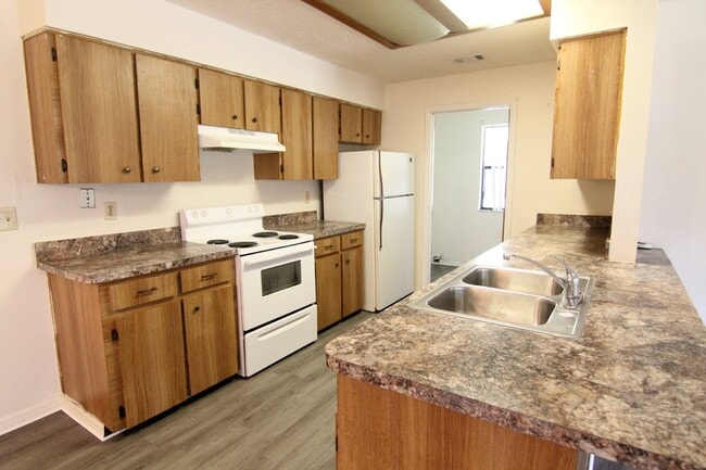 Building Photo - Home available now!