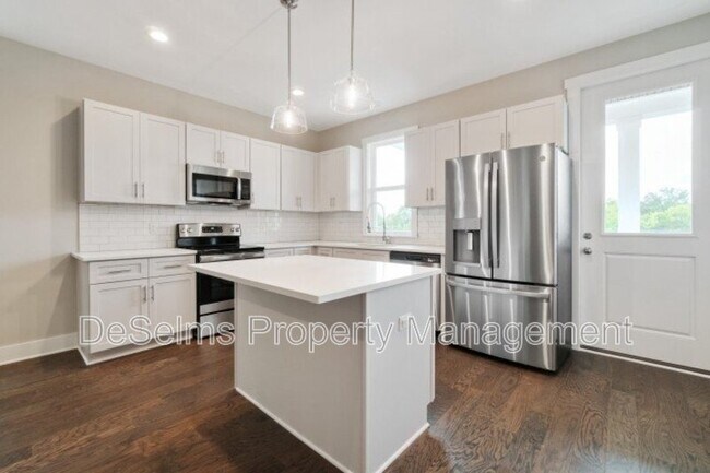 Building Photo - 759 Mill Creek Meadow Dr