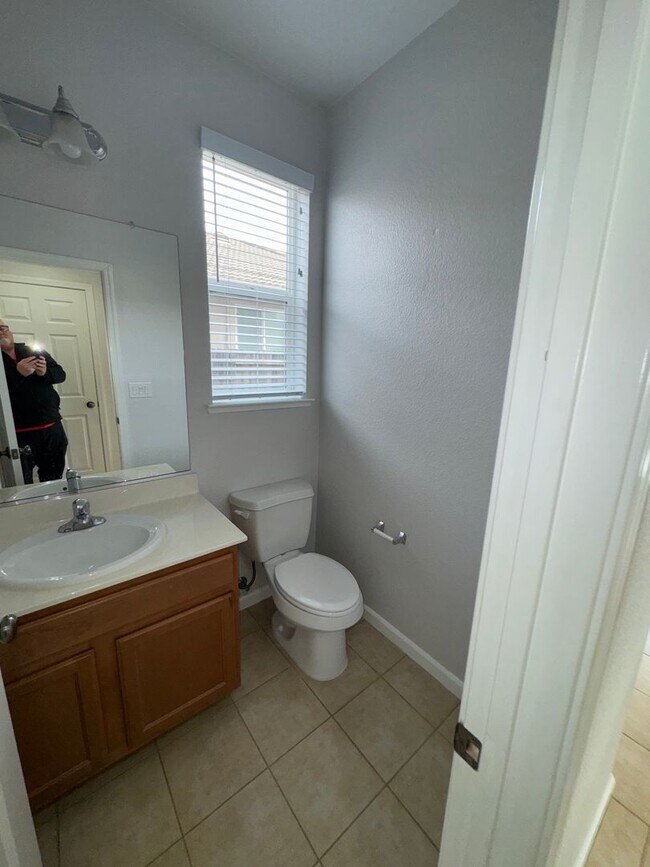 Building Photo - Looking for a Great Place to live?