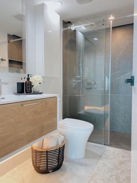 Building Photo - 800 Claughton Island Dr