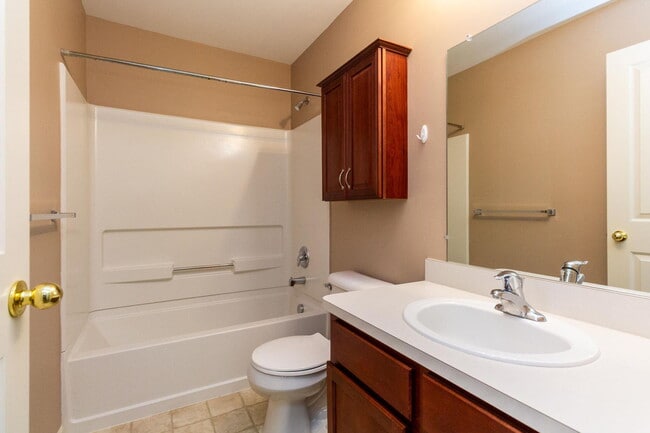 Building Photo - 3839 Norwich Dr