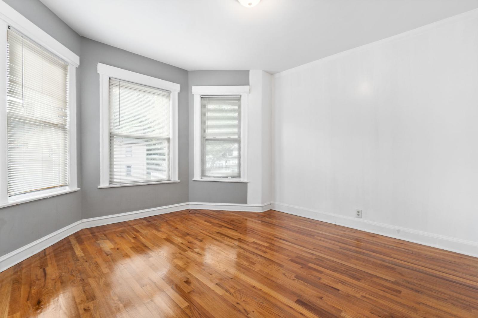 Building Photo - 156 Shepard Ave