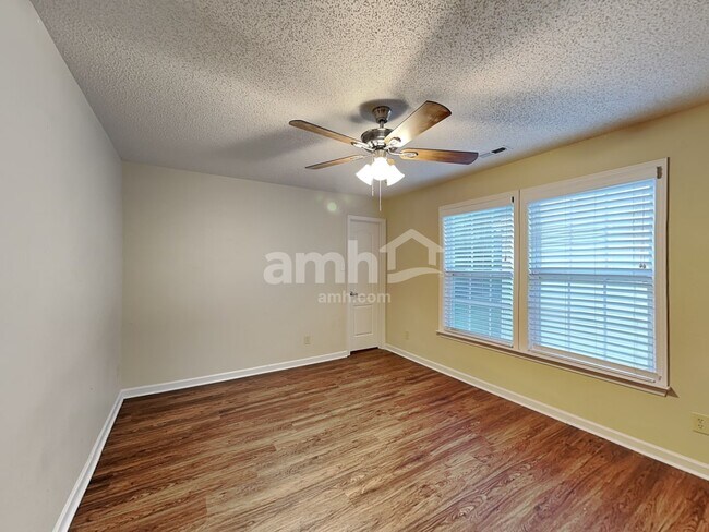 Building Photo - 5631 Hammermill Dr