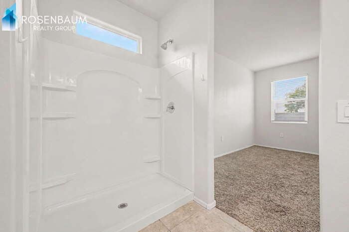 Building Photo - 2431 S 46th St