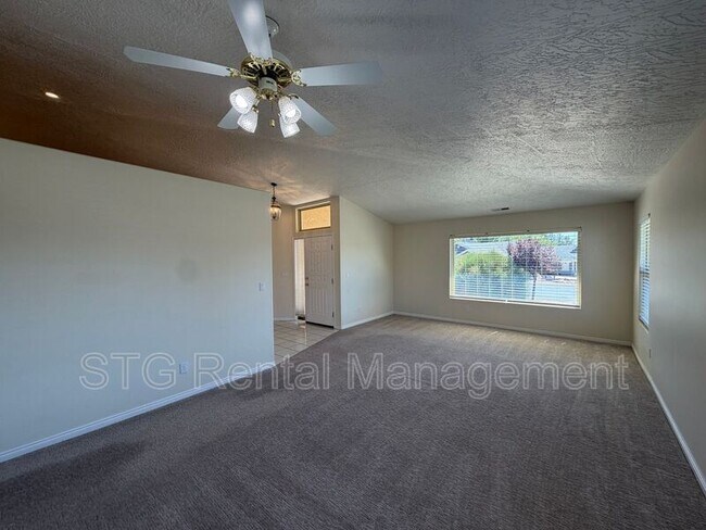 Building Photo - 3182 S Bloomington Dr W