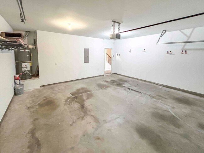 Building Photo - Immaculate 4 BR/3 BA Traditional in Acworth!