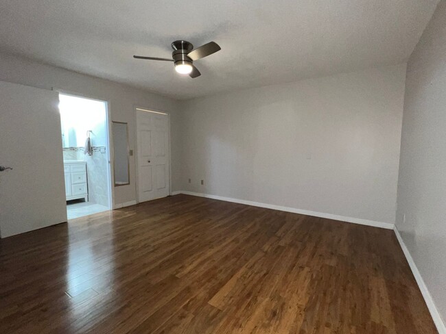 Building Photo - Available Now! Spacious 3 Bedroom 2 Bath o...