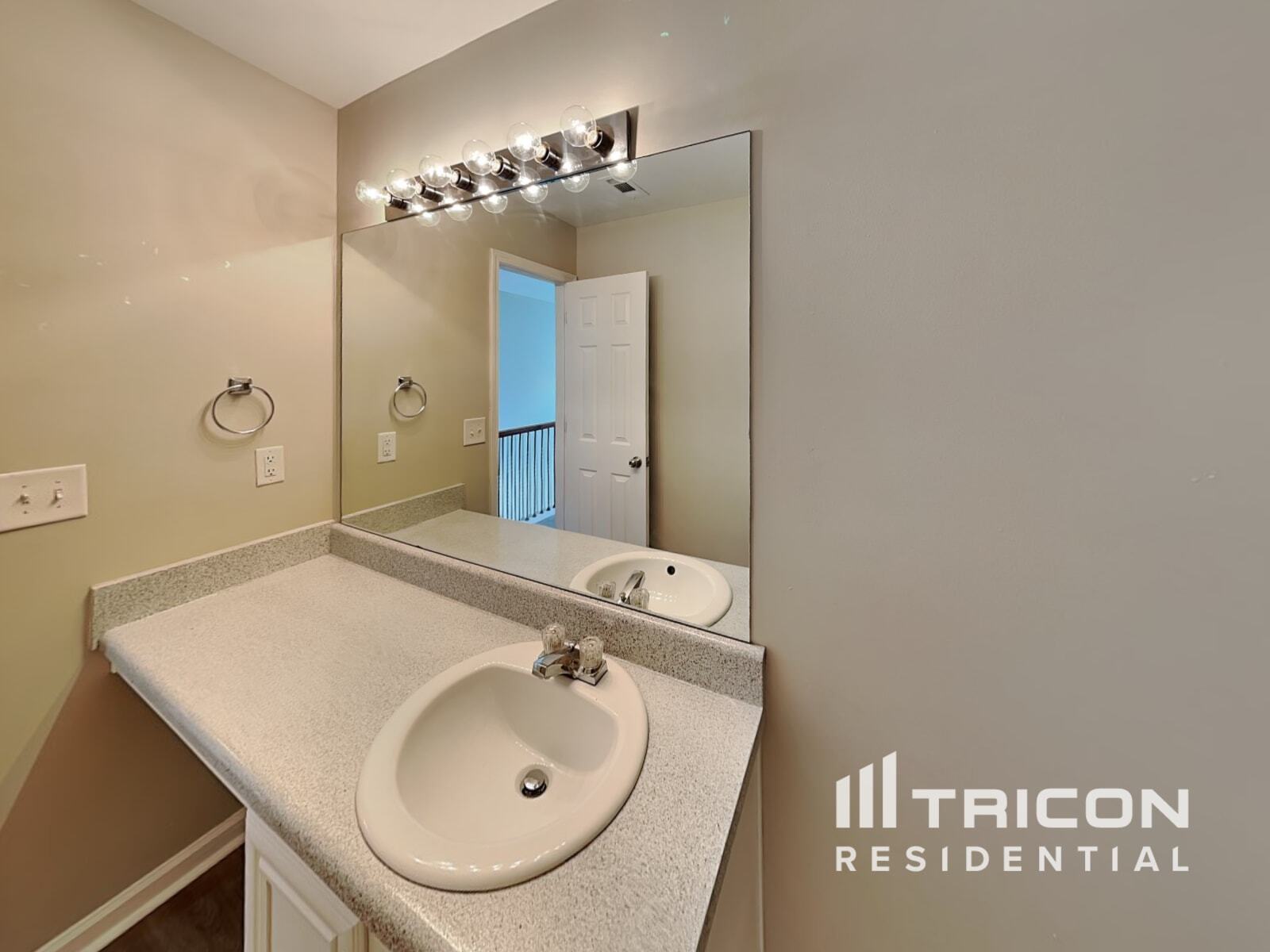 Building Photo - 2214 Benidorm Ct