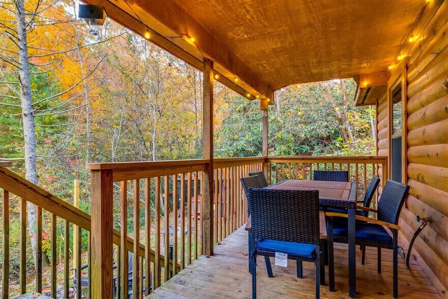 Building Photo - 5151 Riversong Way