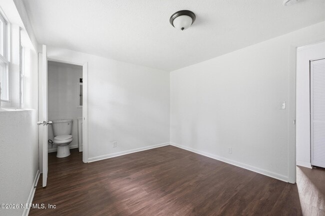 Building Photo - 5134 Moncrief Rd W