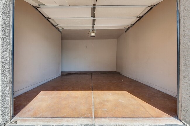 Building Photo - 10550 W Alexander Rd