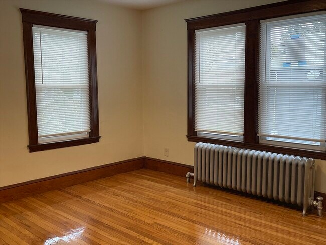 Building Photo - 23 Lothrop Ave