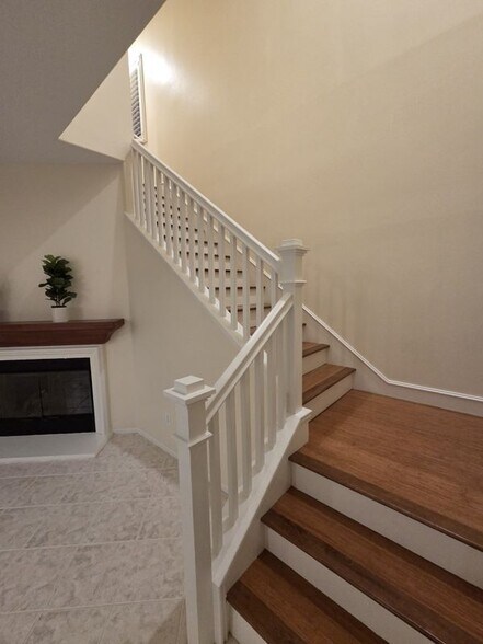 Building Photo - 61 Dovecreek