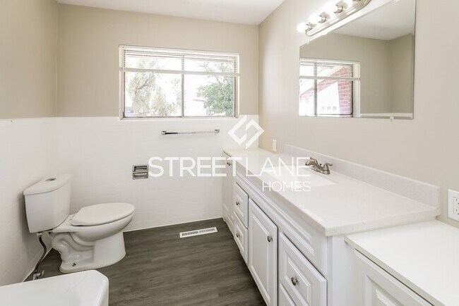 Building Photo - NOW OFFERING FIRST FULL MONTH FREE!!