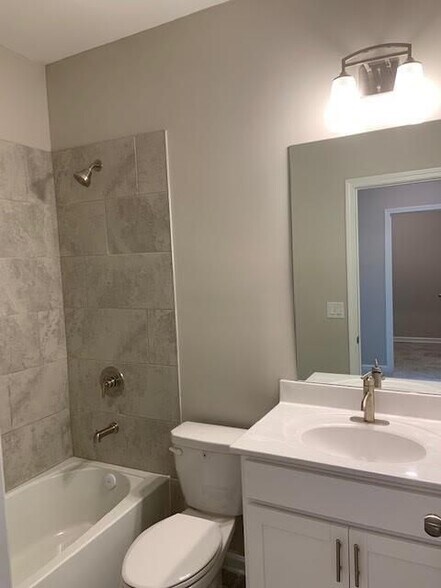 Building Photo - 4225 Essex Pond Wy