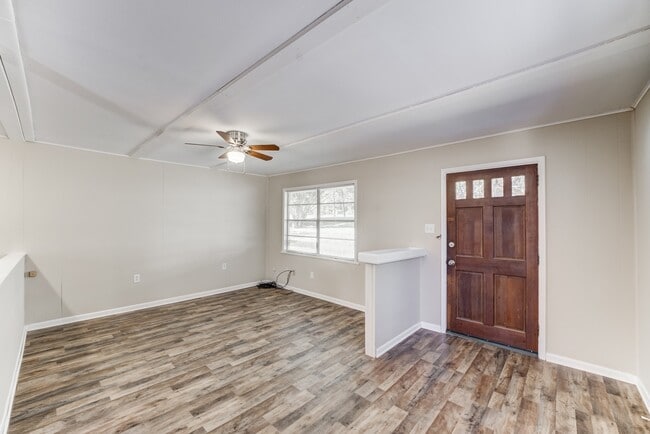 Building Photo - 711 Cherokee Dr