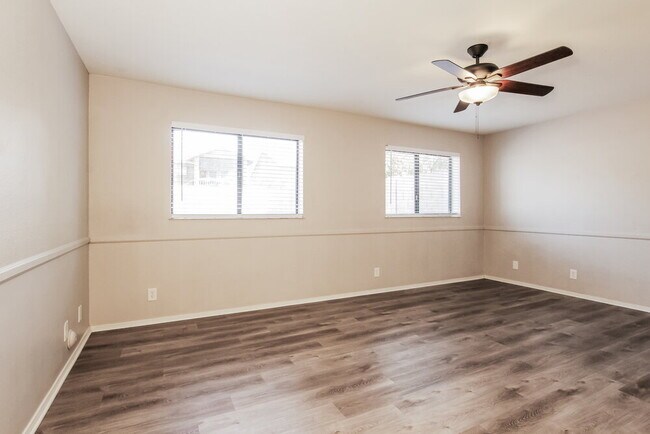 Building Photo - 1226 W Seashore Dr