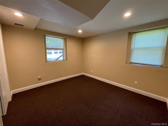 Building Photo - 328 E Broadway