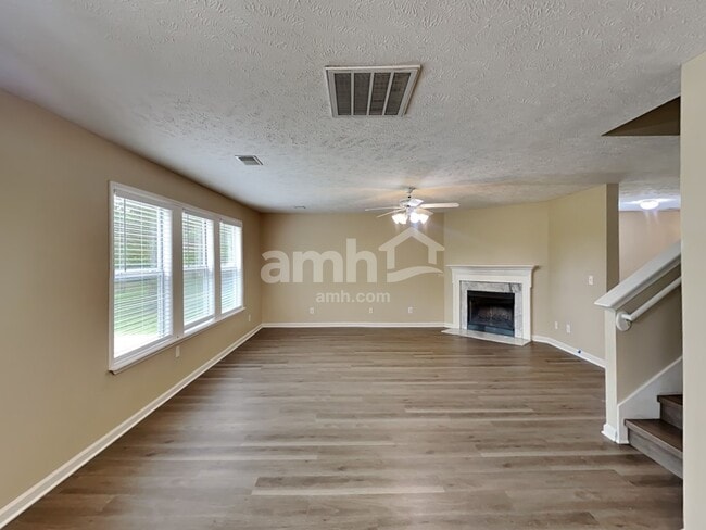 Building Photo - 2793 Sutherland Dr