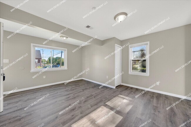 Building Photo - 12862 Georgiana Ave