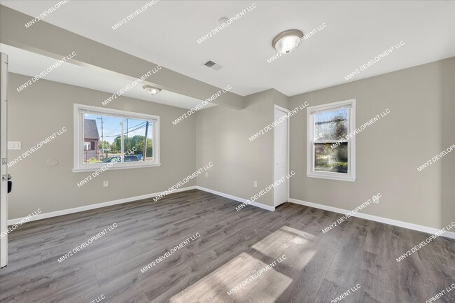 Building Photo - Fully Renovated 2-Bedroom Single-Level Home in Warren