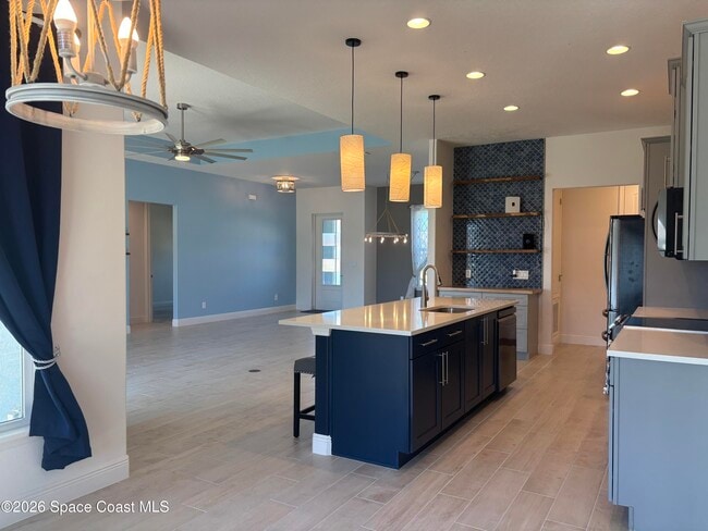 Building Photo - 718 Lyndall Ln