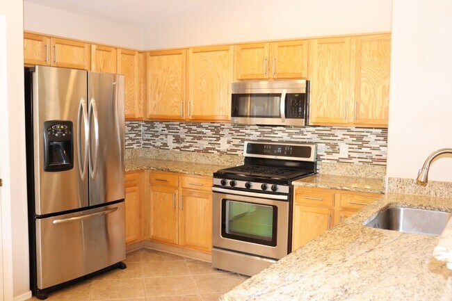 Building Photo - 4943 W Rosebay Dr