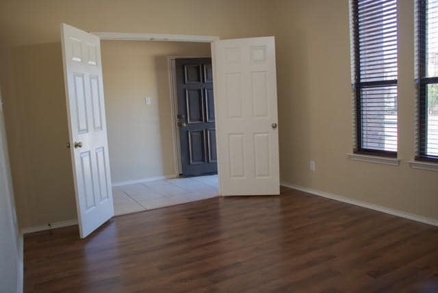 Building Photo - 604 Trail Dust Dr