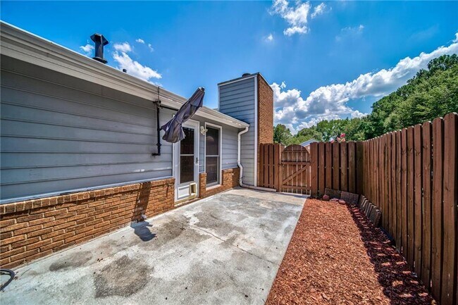 Building Photo - 215 Arbor Wy