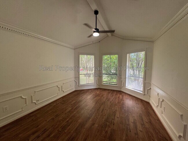 Building Photo - 15907 Spring Forest Dr