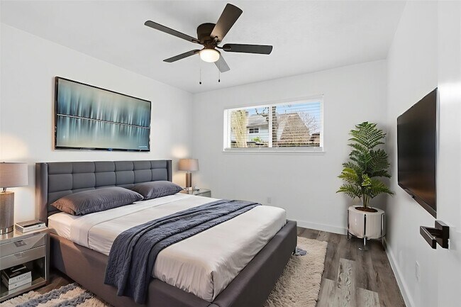 Building Photo - 2906 Colonial Dr