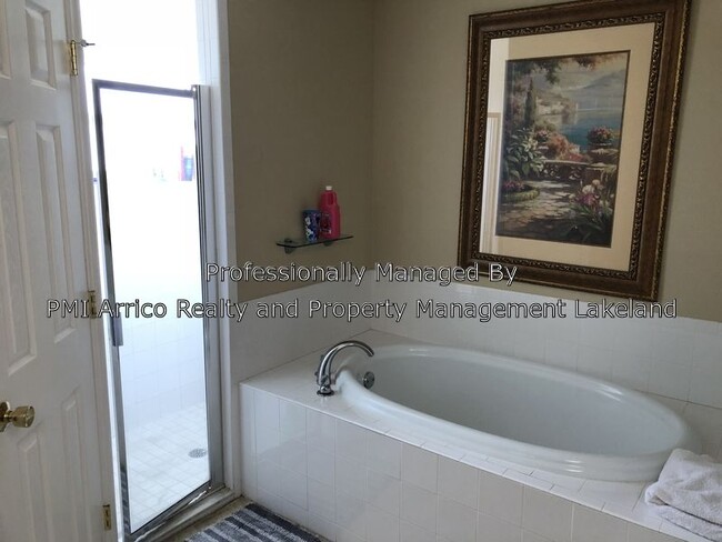 Building Photo - South Lakeland 3 Bedroom with Bonus