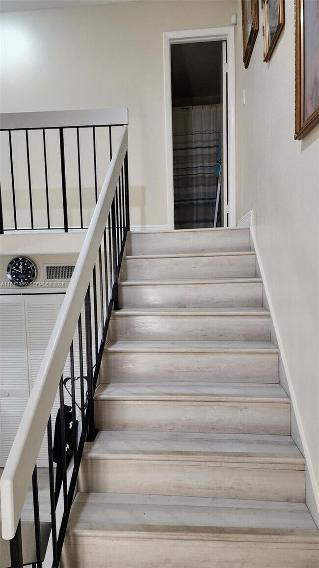 Building Photo - 5975 SW 137th Ave