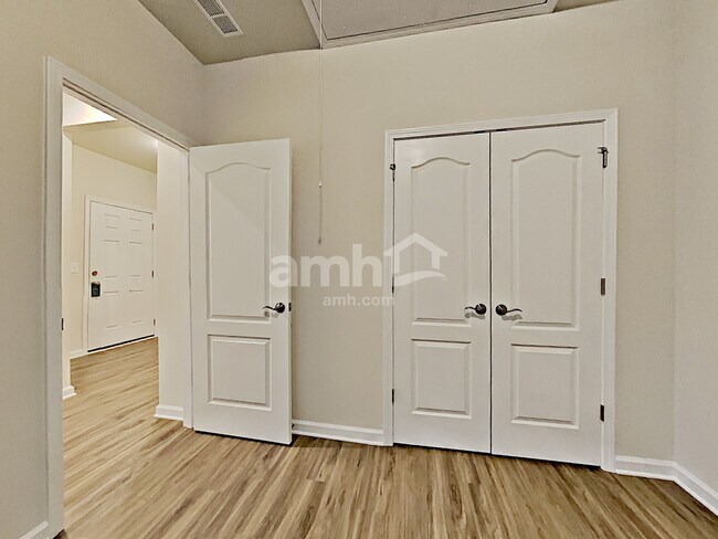 Building Photo - 14326 Hugh Dixon Way