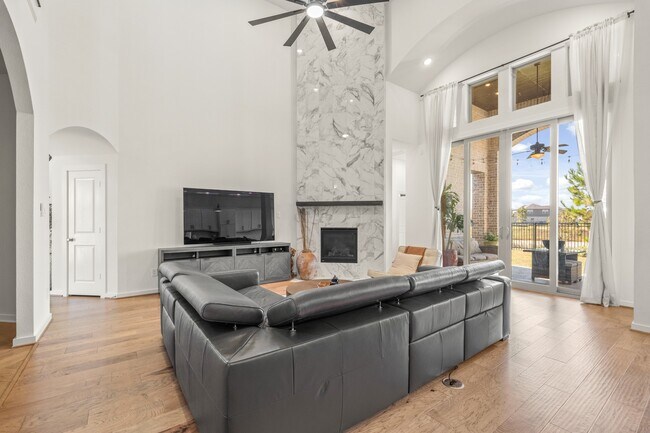 Building Photo - 7615 Blue Finch Ln