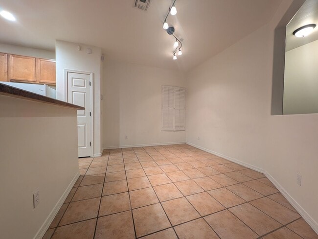 Building Photo - 4 Bedroom and 2.5 Bath Rental