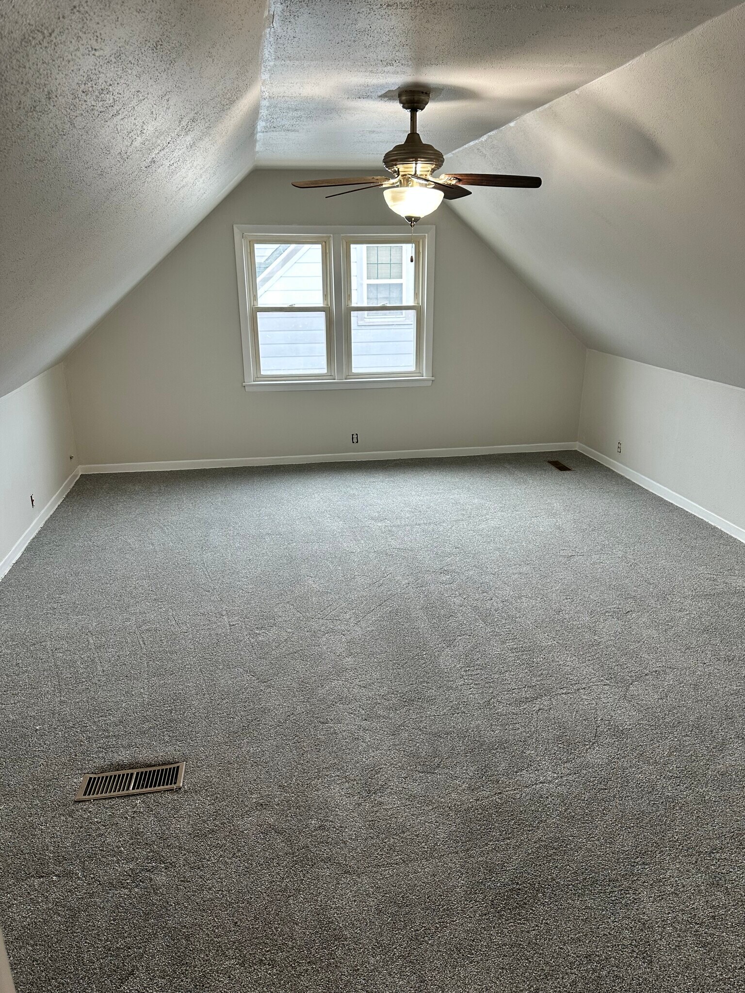 Building Photo - 1302 Kingston Ave