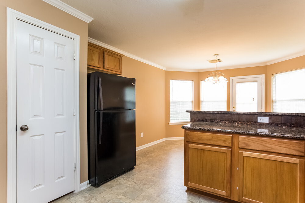 Building Photo - 10743 Jordan Heights Dr