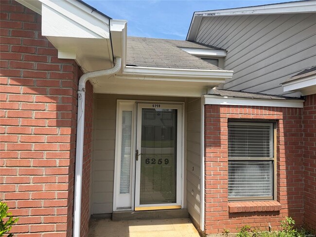 Building Photo - 6259 Bell Gables