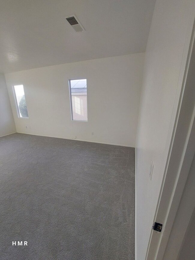 Building Photo - Stunning Two-Story Home with 4 Bedrooms an...