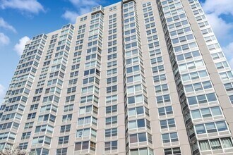 Building Photo - 720 W Gordon Terrace