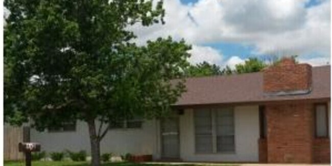 Primary Photo - 112 Manson Dr