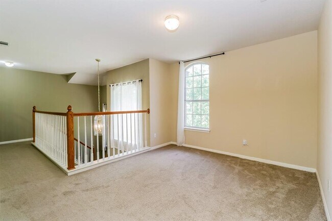 Building Photo - 6308 Clairmont Dr