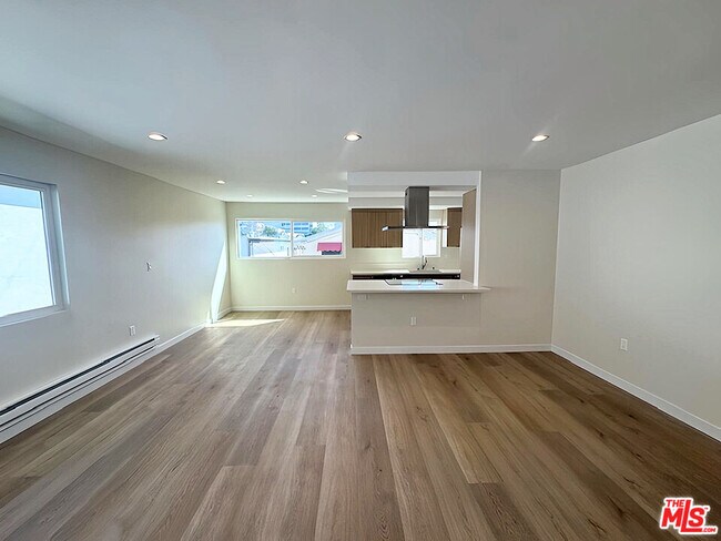 Building Photo - 1302 Amethyst St