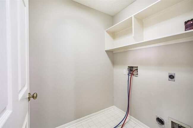 Building Photo - 7343 Hazel Cove Dr