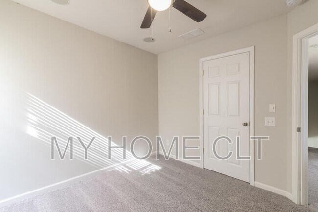 Building Photo - 2108 Arbor Vista Dr